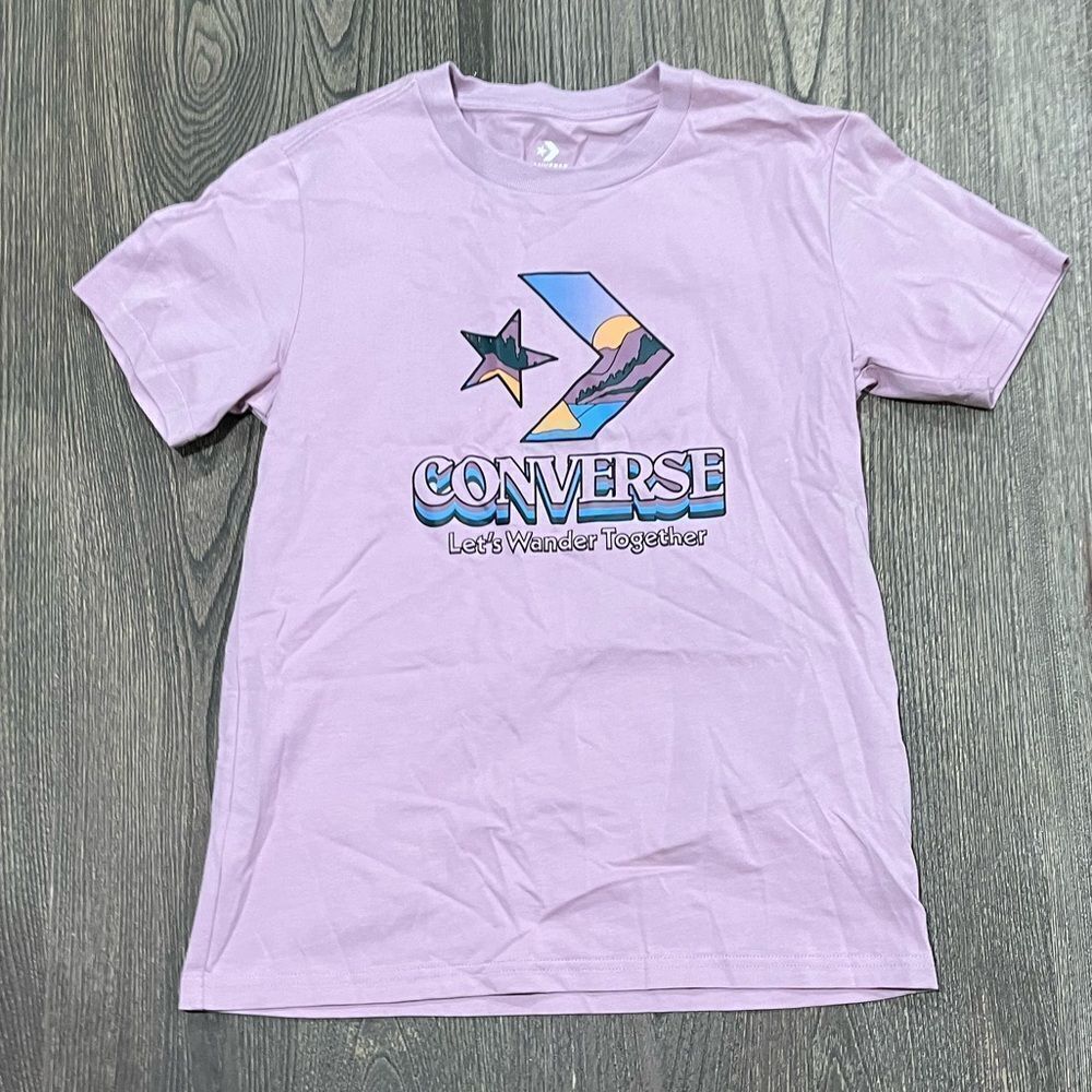 NWOT Converse Star Chevron Mountain Graphic T-Shirt Crewneck Lightweight Lilac S